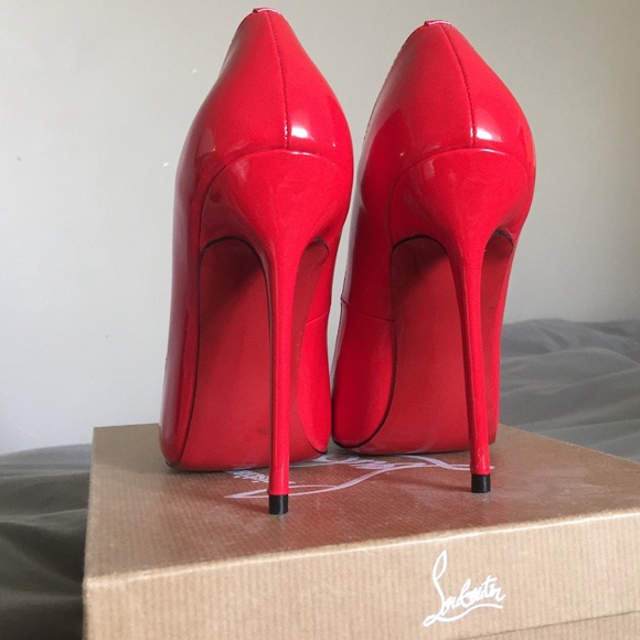 LEAVING FOR VACA! 👻 RED HOT "Pigalle" Style Heels