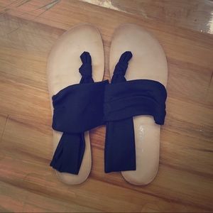 Dirty Laundry Sandals. Size 9.5. Retail at $19.99.