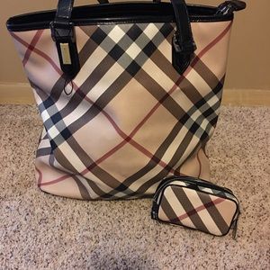 Burberry purse