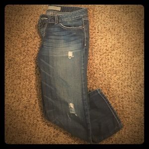 BKE star distressed capri jeans size 29