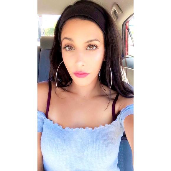 Meet your Posher, Ava - Picture 1 of 1