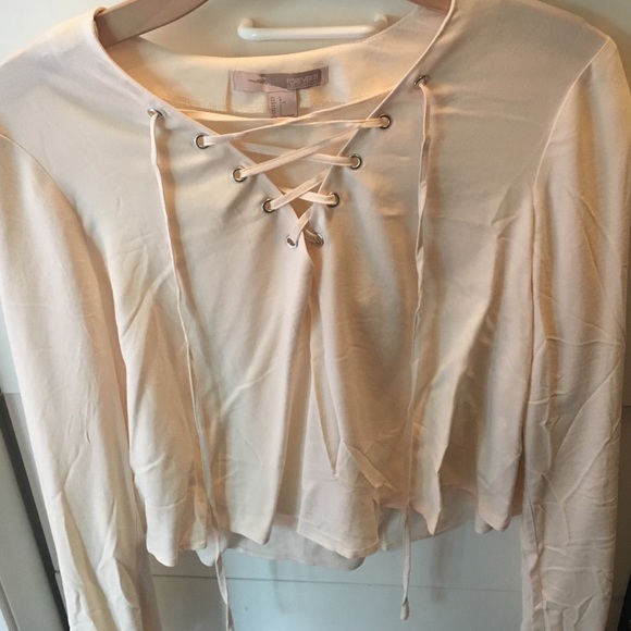 lace up top
