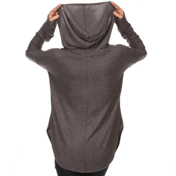 Soft lightweight sweater w/ oversized hood - Picture 2 of 3