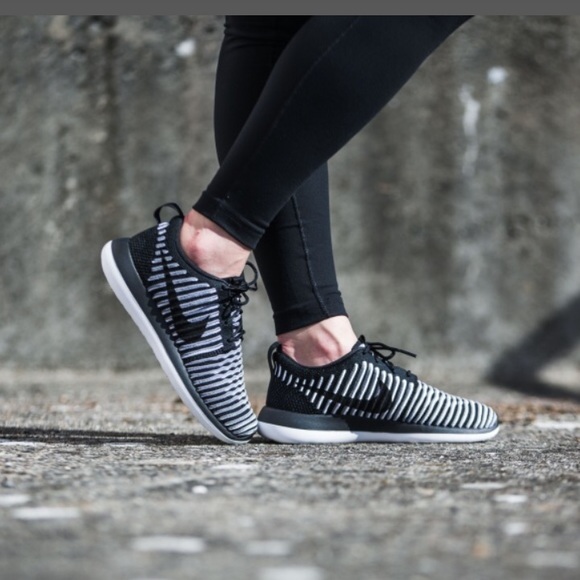 nike w roshe two flyknit nike w roshe two flyknit