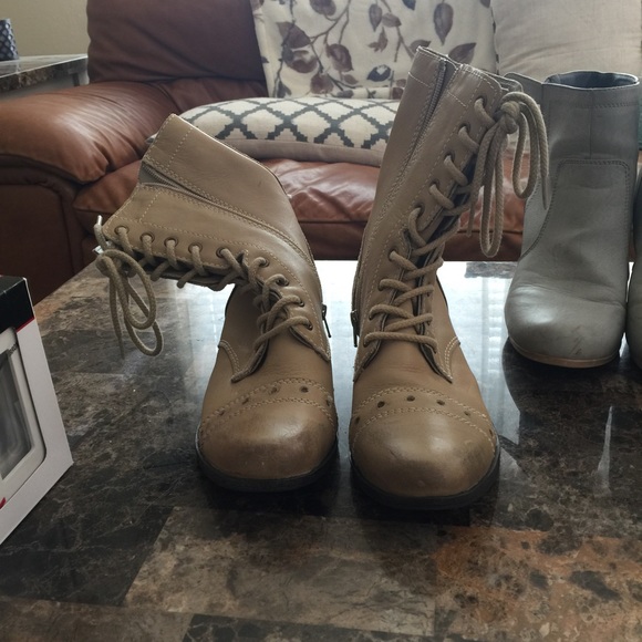 Tan combat boots - Picture 2 of 2