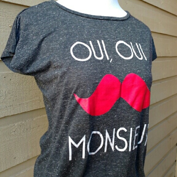 NWOT Kirra Graphic Tee - Picture 2 of 4