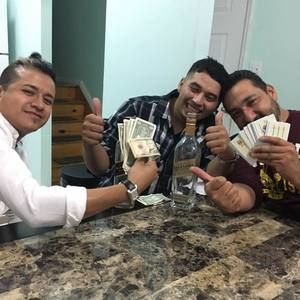 Meet your Posher, Julio