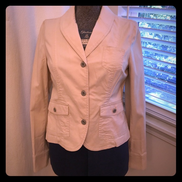 NWT Gap khaki long sleeve jacket. Size 10.
