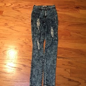 Destroyed skinny jeans