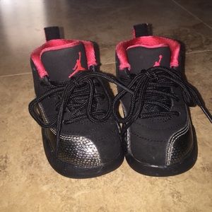 Toddlers Retro 12 Jordan's size 5c
