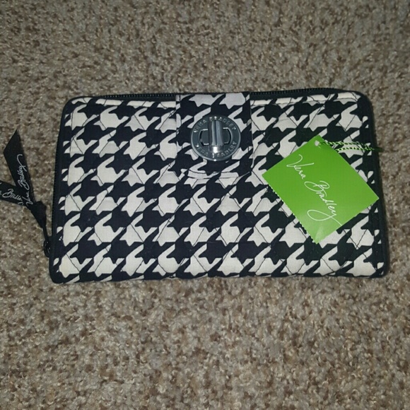 Vera Bradley turnlock houndstooth wallet