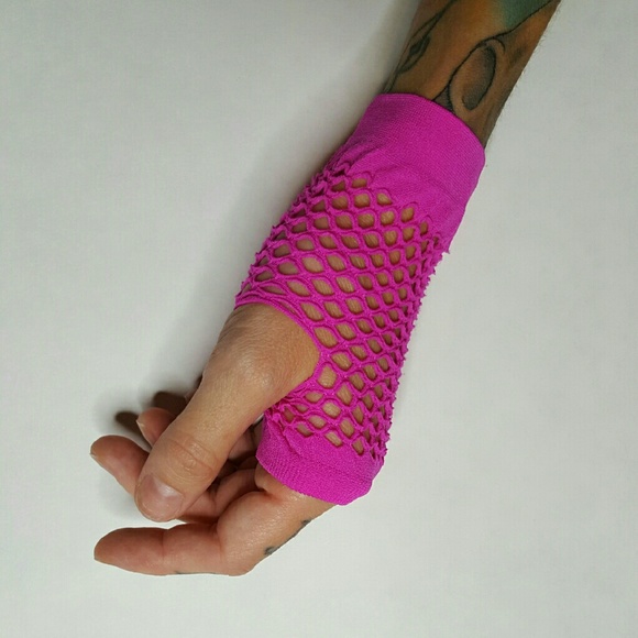 Mesh gloves