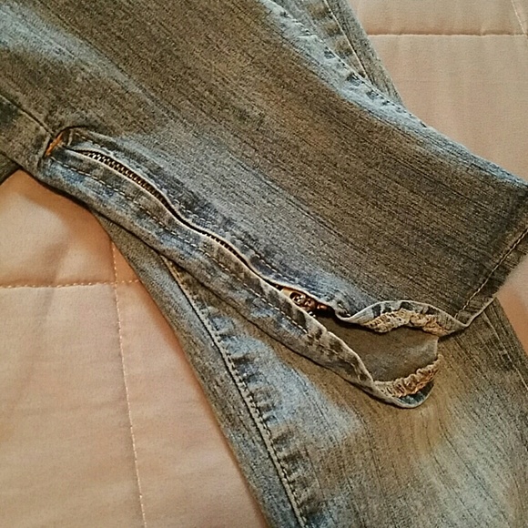 Jeans - Picture 2 of 3