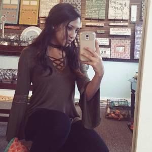 Meet your Posher, Irais