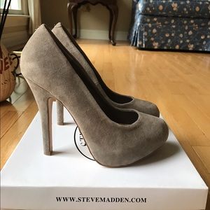 Steve Madden Taupe Suede Pumps - NEVER WORN!