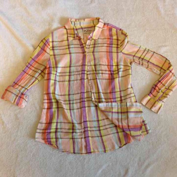 Old navy plaid button down - Picture 1 of 1