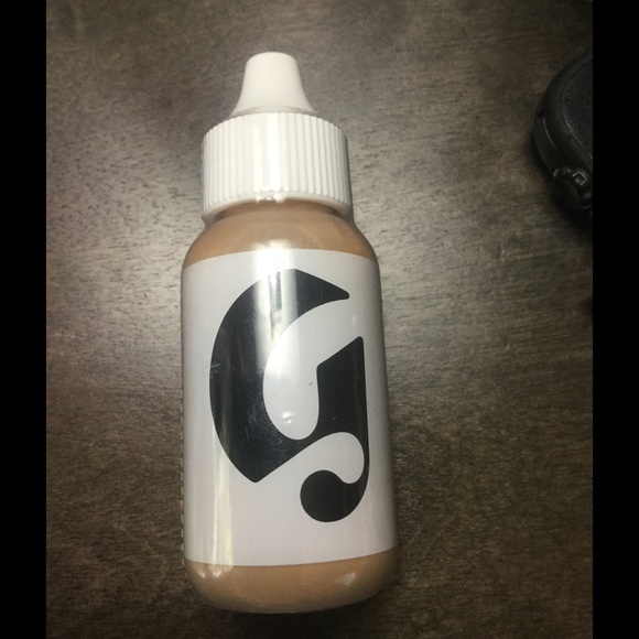 Glossier Perfecting Skin Tint Medium