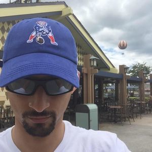 Meet your Posher, Anibal