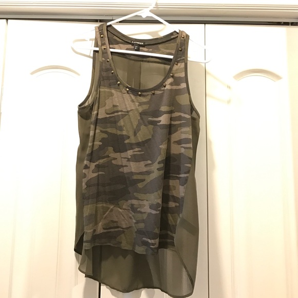 ✅SOLD✅NWOT Express camo high-low tank w/ shear