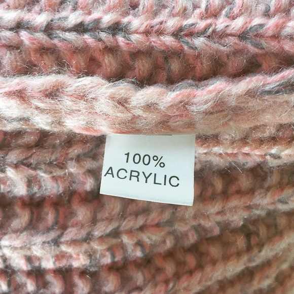 1️⃣ LEFT! 1️⃣ - PINK POM BEANIE HAT - - Picture 3 of 4