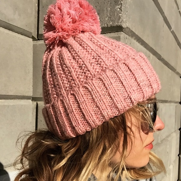 1️⃣ LEFT! 1️⃣ - PINK POM BEANIE HAT - - Picture 4 of 4