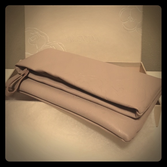 Valentina Clutch