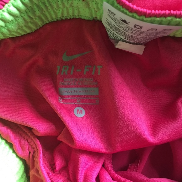 Girls M Nike running shorts - Picture 3 of 3