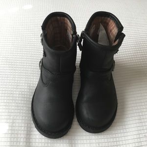 Ugg Harwell Round Toe Leather Winter Boot