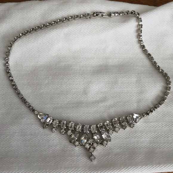 Vintage silver and diamond-look choker!