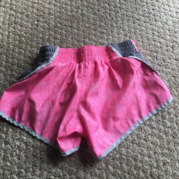 Girls Nike running shorts size m - Picture 2 of 3
