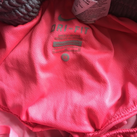 Girls Nike running shorts size m - Picture 3 of 3