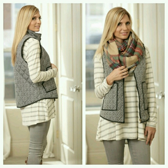 🚫SOLD OUT🚫Beyond Basic Striped Tunic in Gray! - Picture 2 of 4