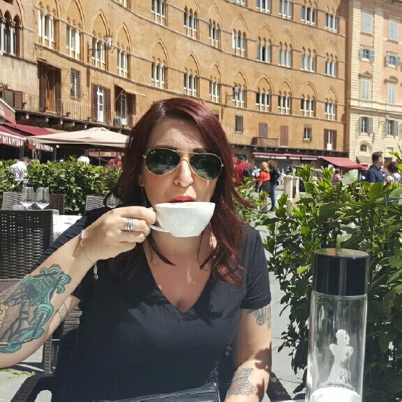 Meet your Posher, Chelsea - Picture 2 of 4