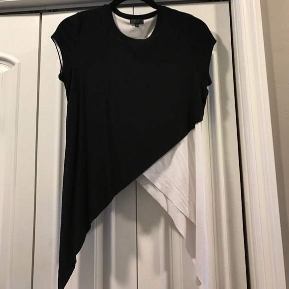✅SOLD✅Black and white unique top