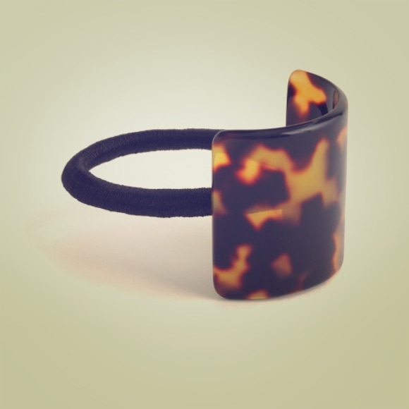 J.Crew tortoise shell hair tie