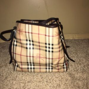 Burberry purse