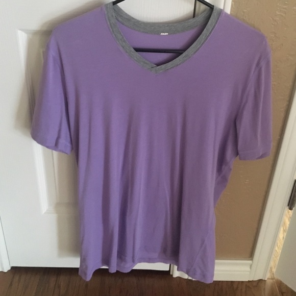 Lululemon tshirt