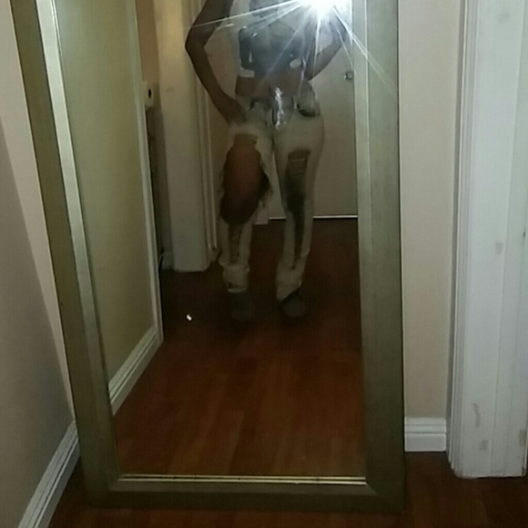 Stylish "Ripped" Jeans - Picture 3 of 4