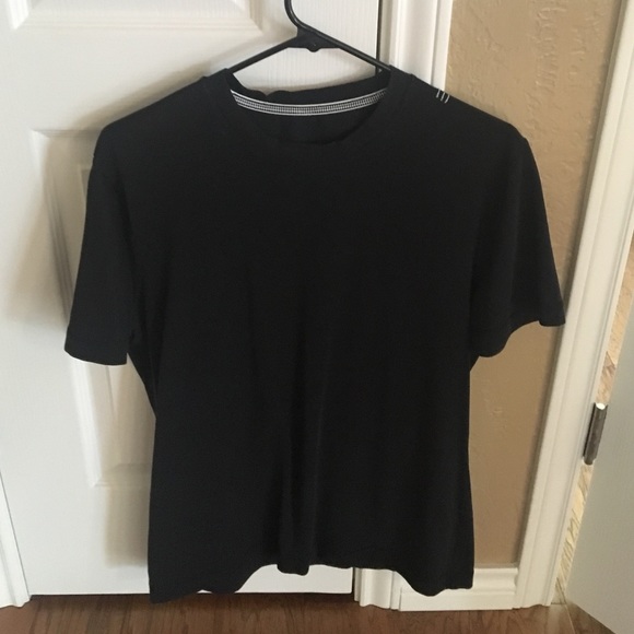 Men's Lululemon tshirt