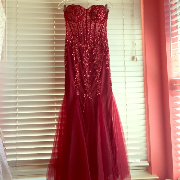 Burgundy Prom dress