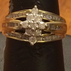 Beautiful 1/2 carat diamond cluster ring