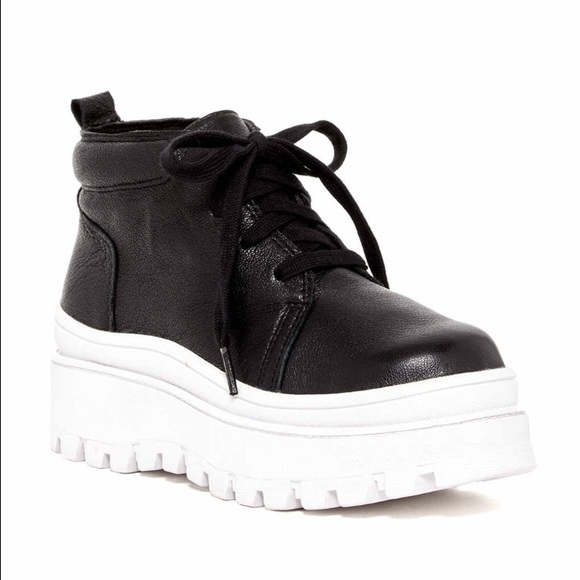 NWOT Jeffrey Campbell desert flat form hi tops