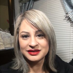 Meet your Posher, Eva