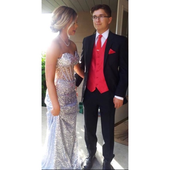 PROM DRESS - Picture 2 of 3