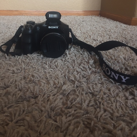 Sony cyber shot digital still camera - Picture 1 of 4