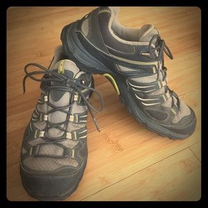 Green/black Salomon hiking boots, size 7.5