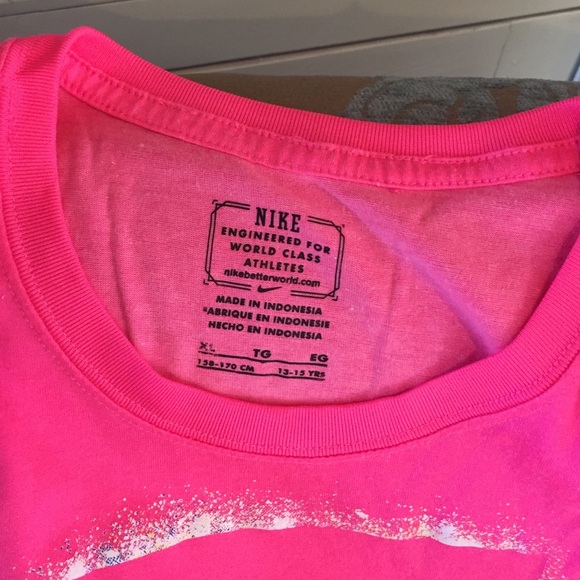 Nike top - Picture 3 of 4