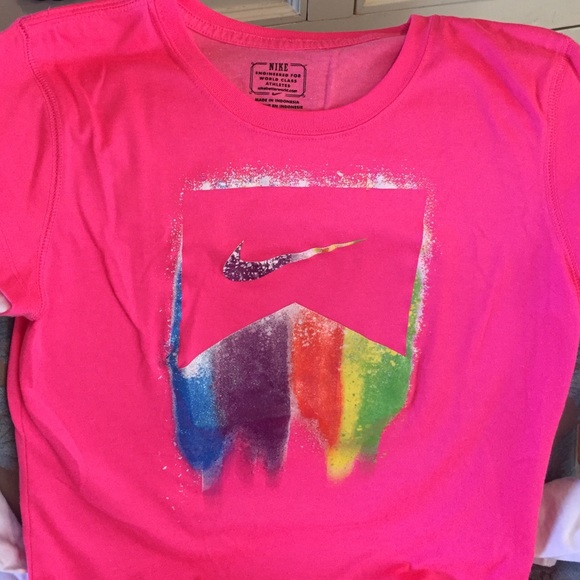 Nike top - Picture 4 of 4