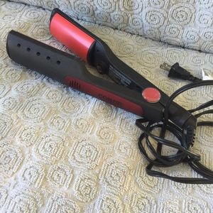 Conair Wet/Dry 2" Curved Iron