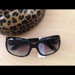 GUESS Women’s Rhinestones Sunglasses
